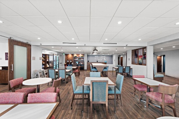 Hampton Inn by Hilton Los Angeles Airport image 13