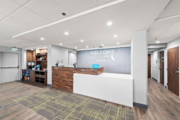 Hampton Inn by Hilton Los Angeles Airport image 20